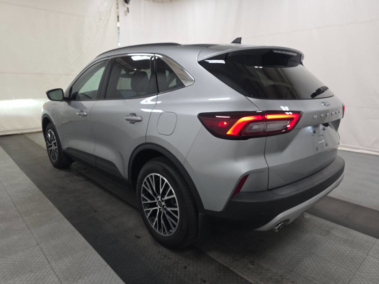 Used 2023 Ford Escape SE image 5