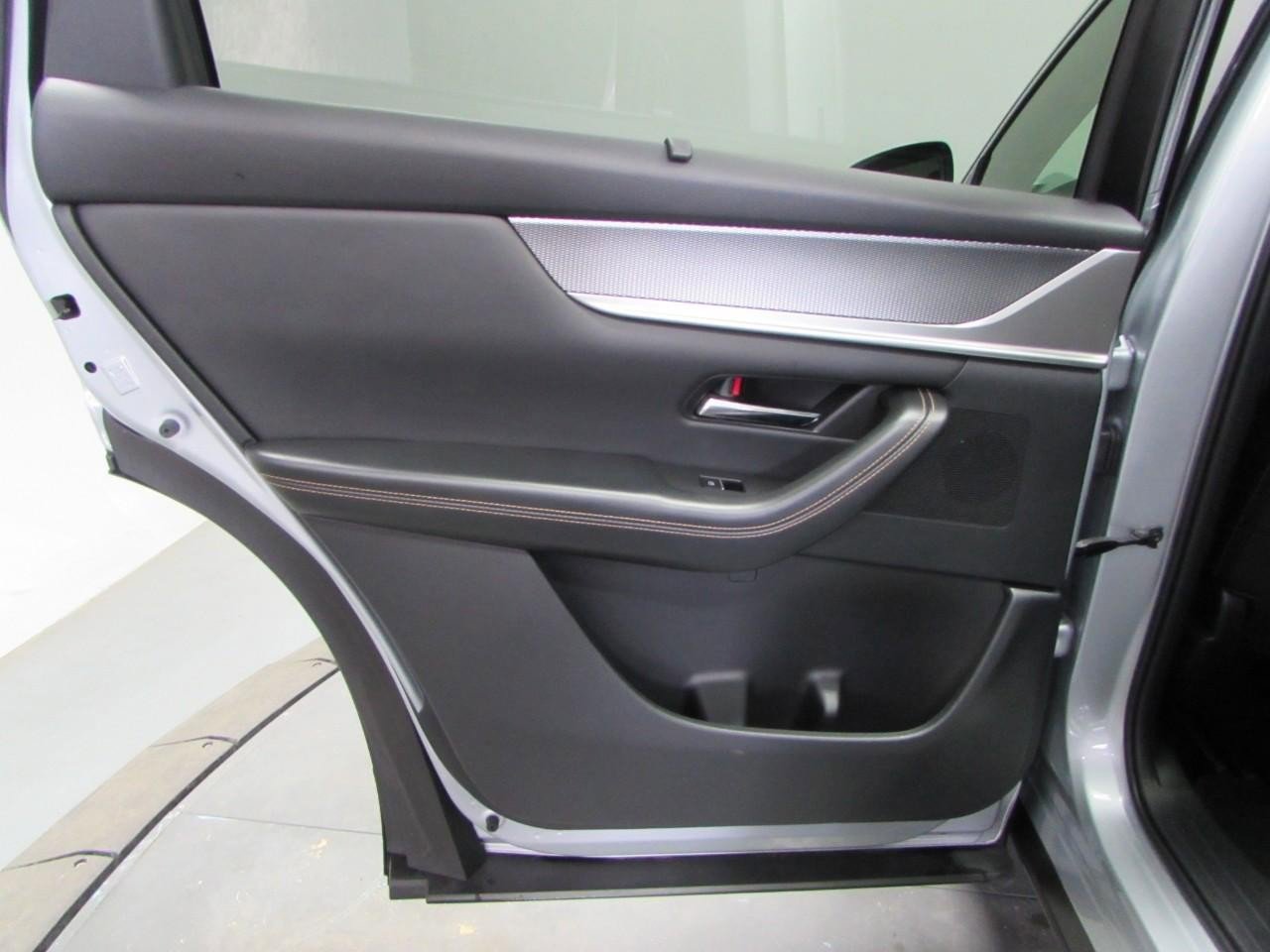 Used 2024 MAZDA CX-90 3.3 Turbo w/ Premium Package image 14