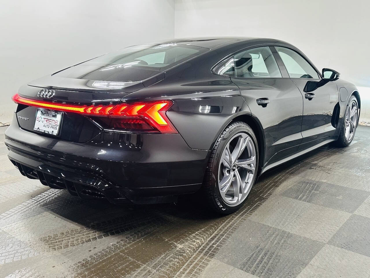 Used 2022 Audi e-tron GT Premium Plus AWD/4WD image 6