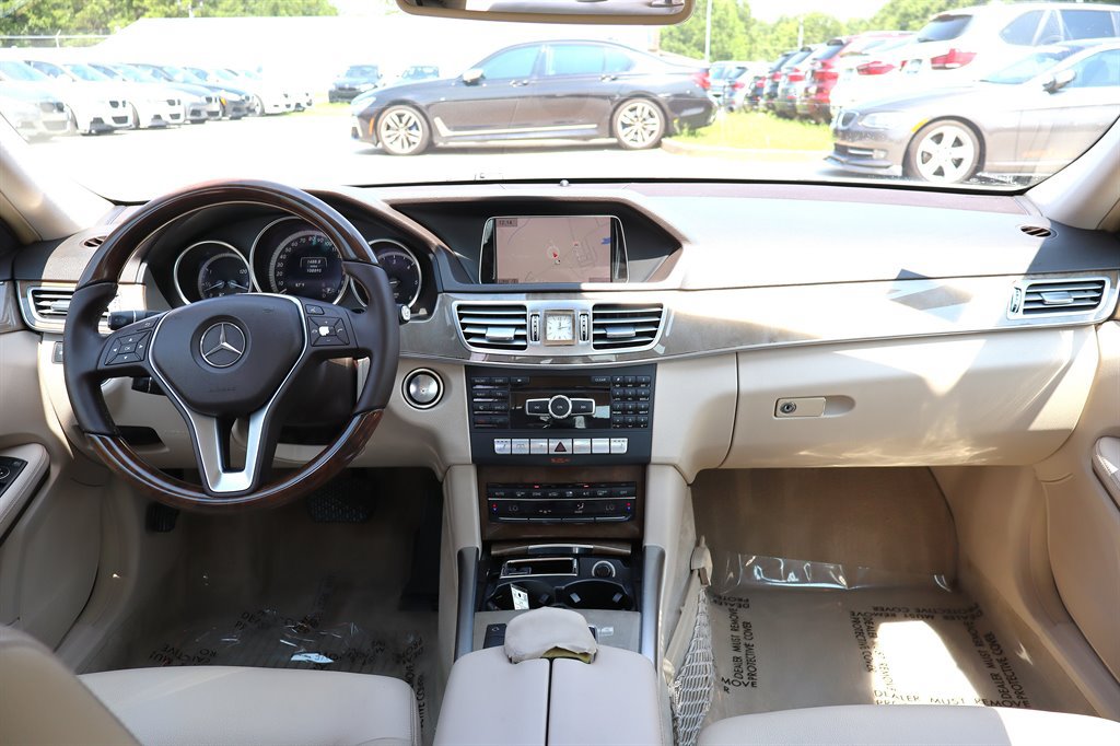 Used 2014 Mercedes-Benz E 250 BlueTEC Sedan image 12