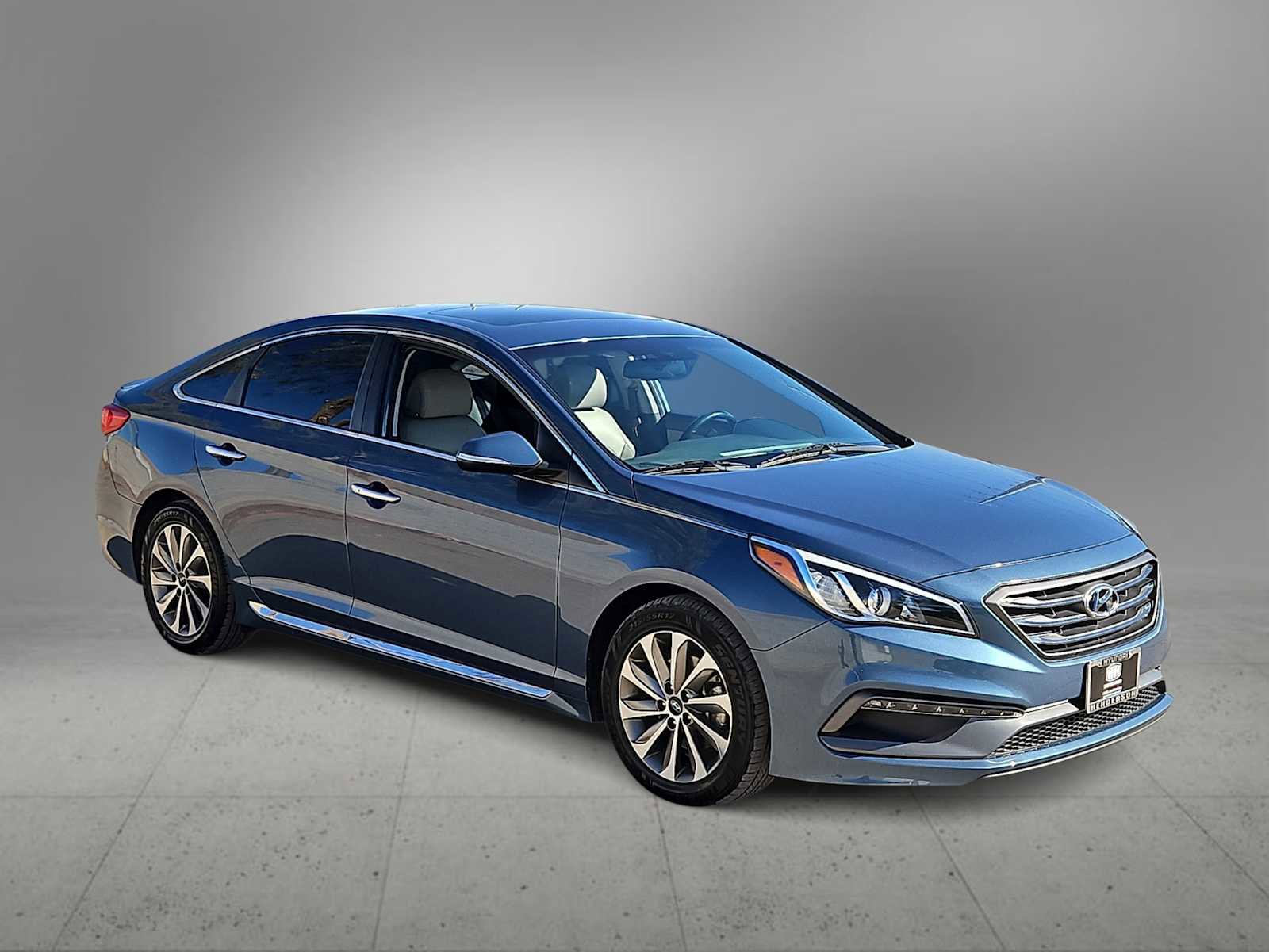 Used 2016 Hyundai Sonata Sport w/ Option Group 1V image 2