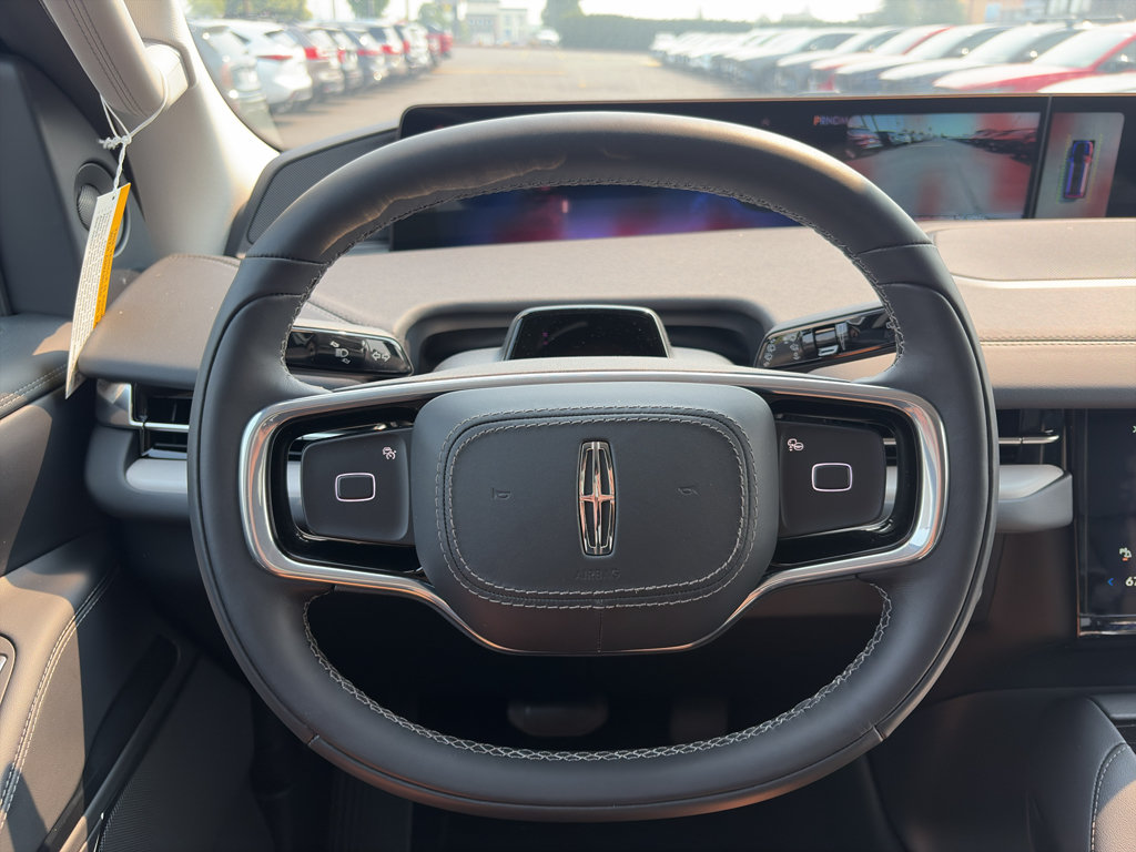 New 2026 Lincoln Navigator L Premier AWD/4WD image 26