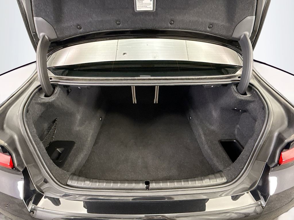 Used 2021 BMW M550i xDrive w/ Premium Package image 27