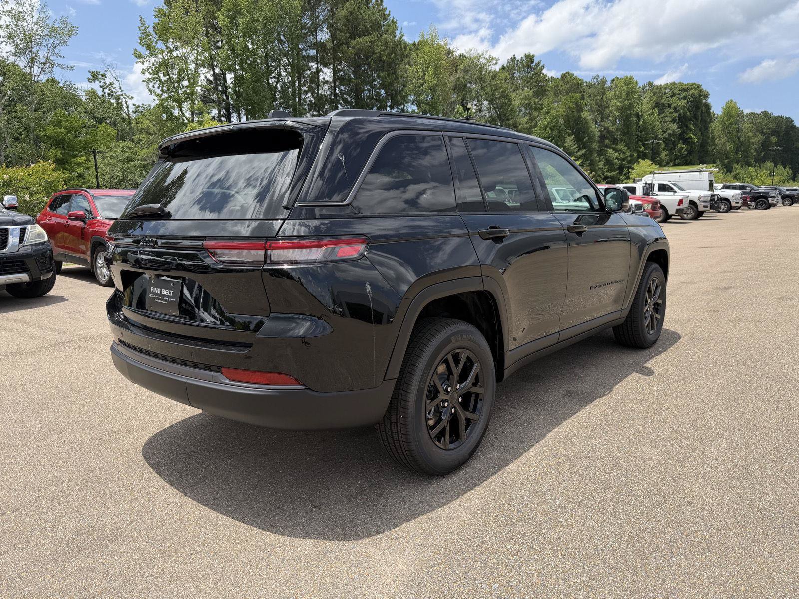 New 2026 Jeep Grand Cherokee Altitude RWD image 6