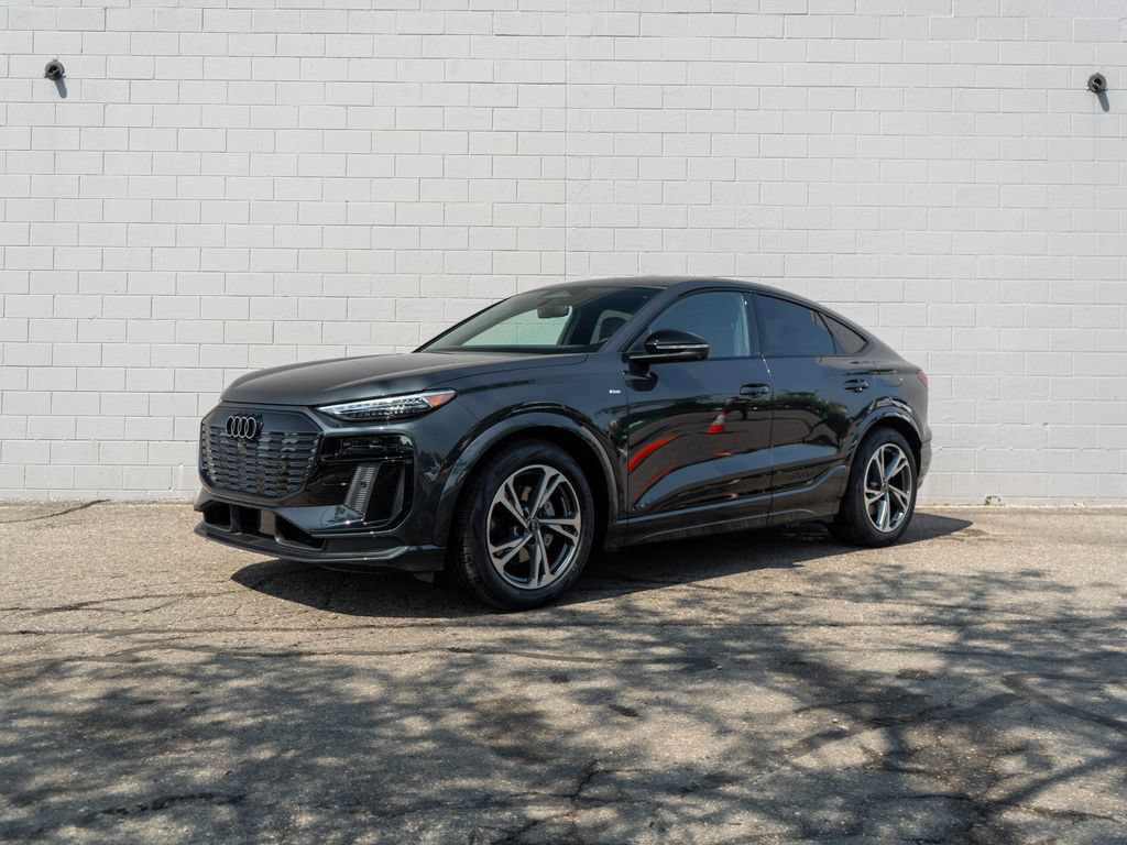 New 2027 Audi Q6 e-tron Prestige AWD/4WD image 1