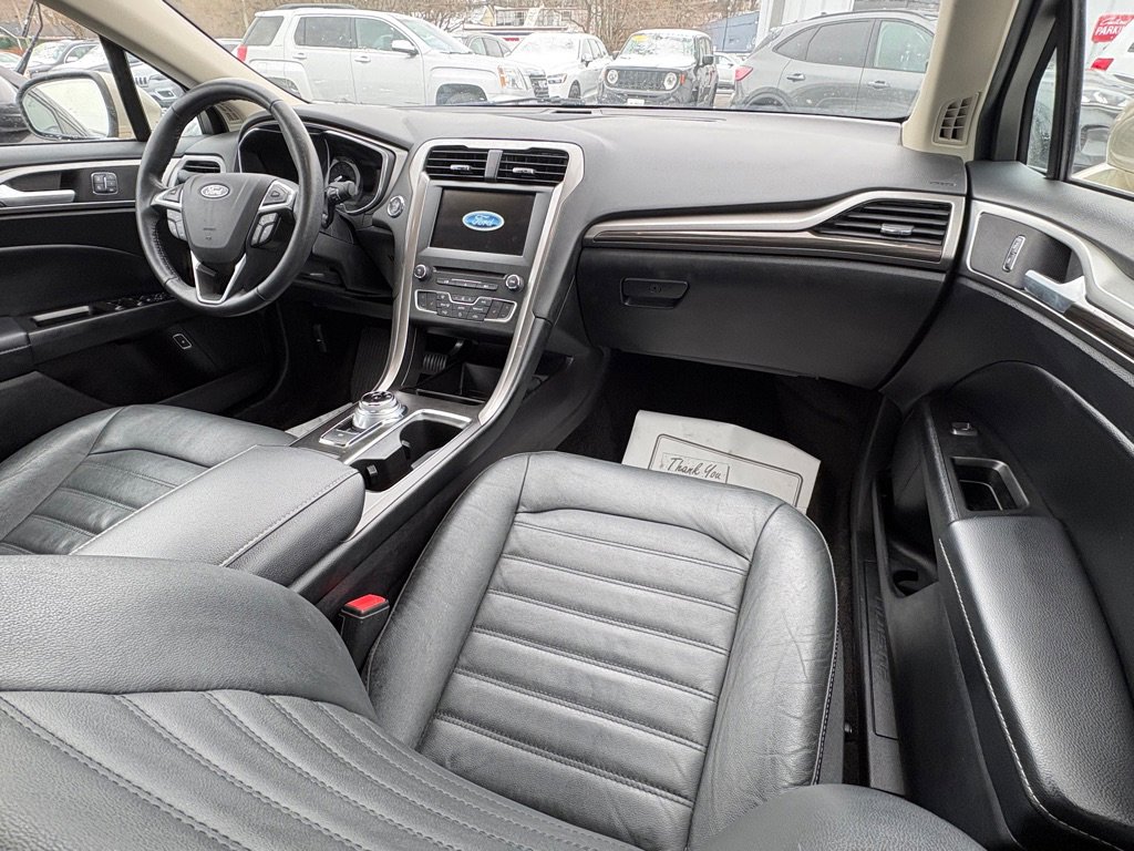 Used 2018 Ford Fusion SE w/ Equipment Group 602A image 17