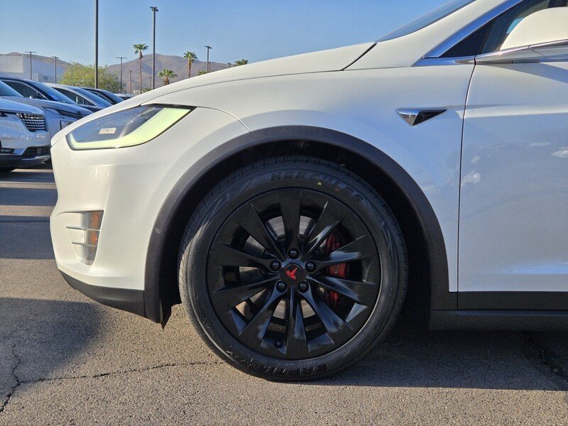 Used 2018 Tesla Model X 75D AWD/4WD image 10