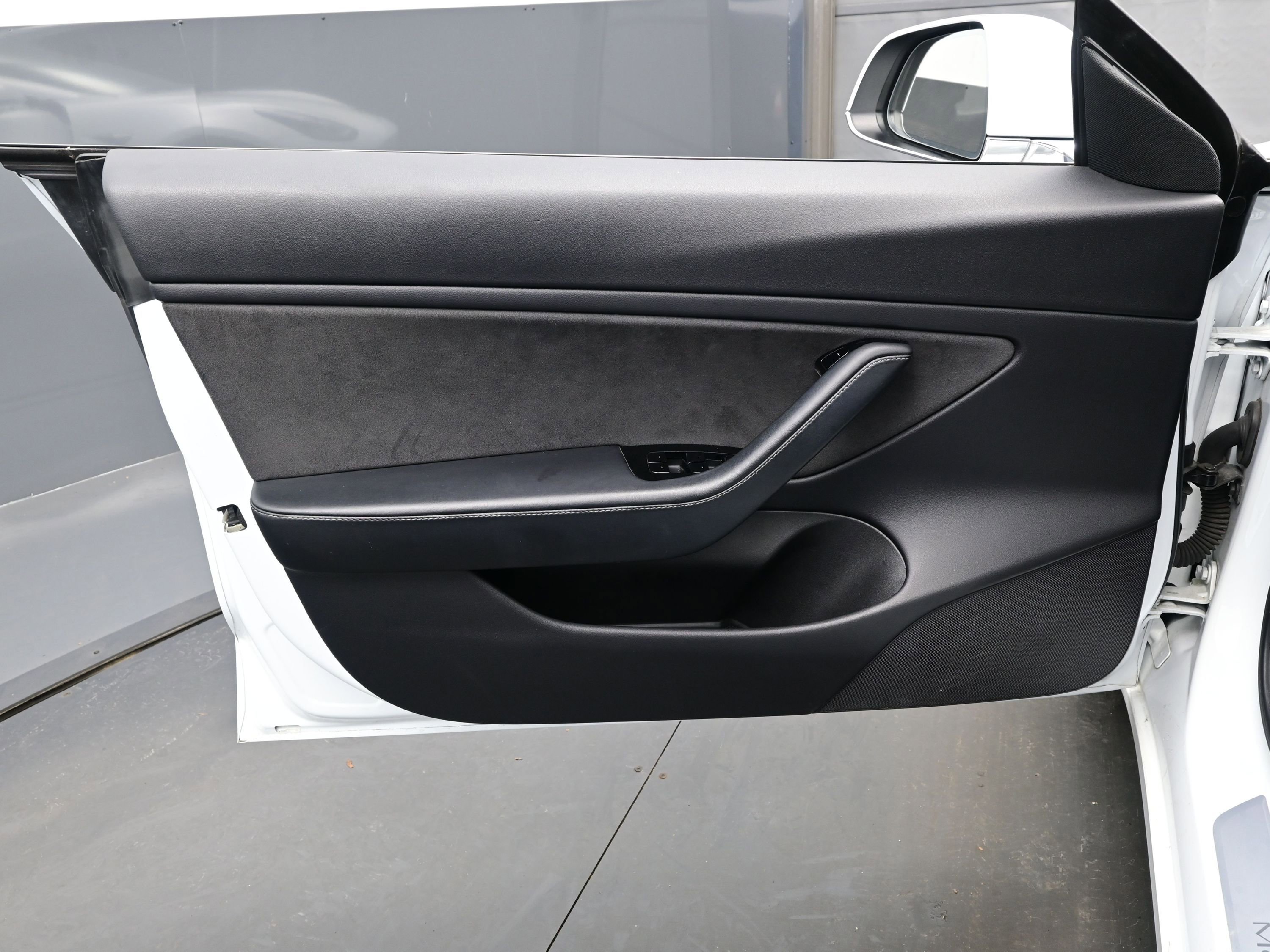 Used 2018 Tesla Model 3 Long Range image 9