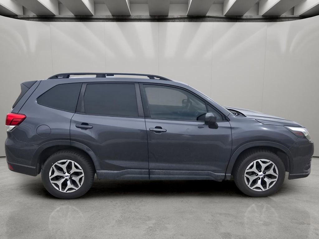 Used 2024 Subaru Forester Premium image 6