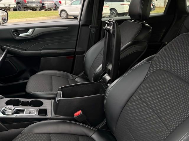 Used 2023 Ford Escape SE image 29