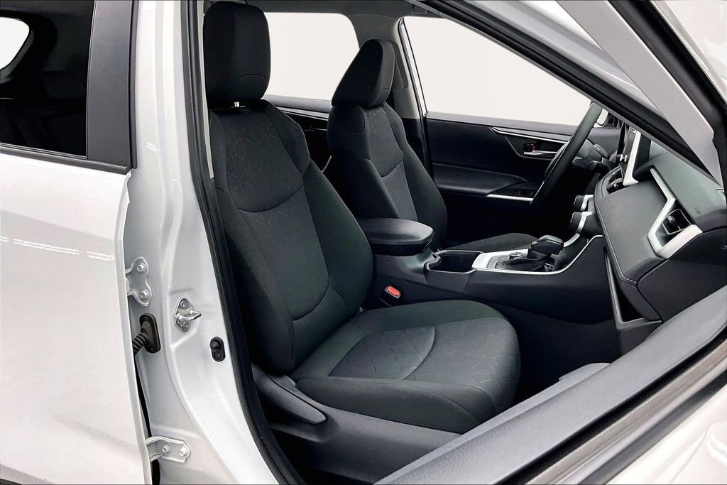 Used 2025 Toyota RAV4 XLE image 7