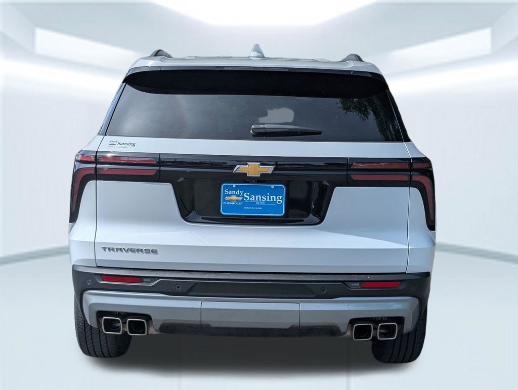 Used 2025 Chevrolet Traverse LT FWD image 5