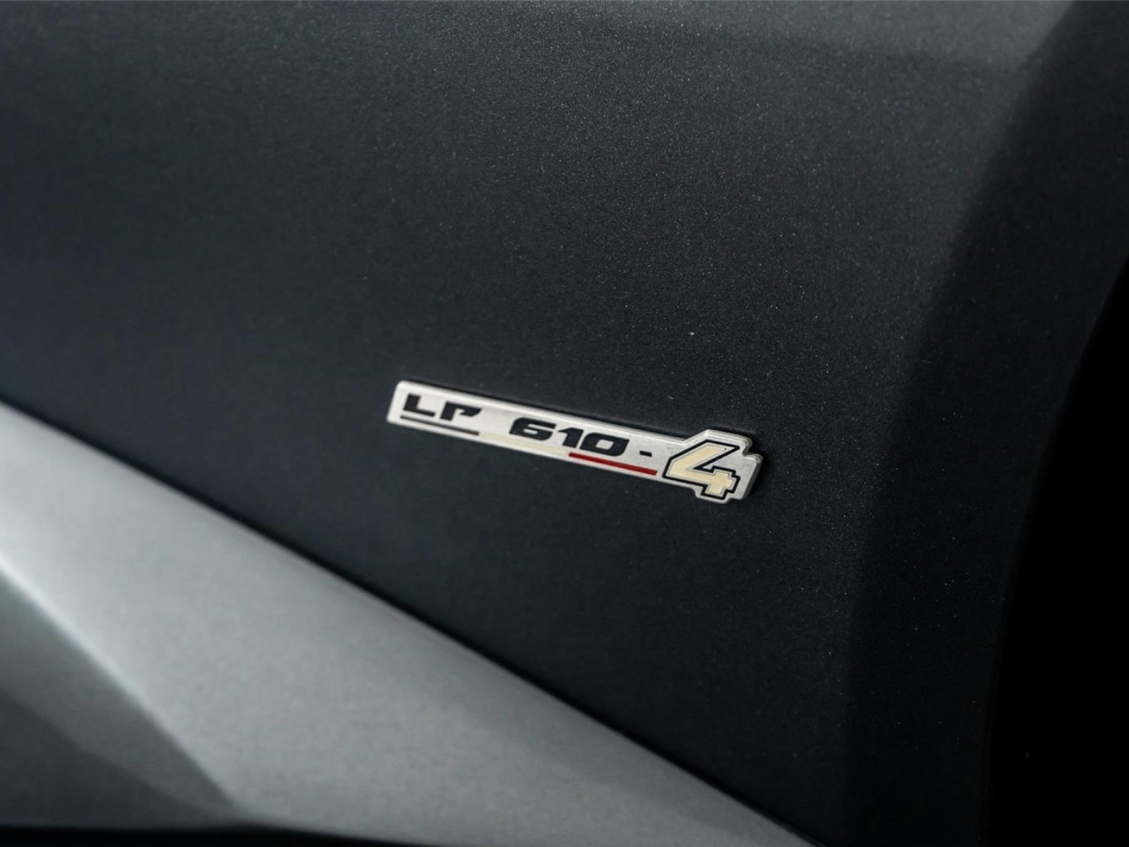 Used 2017 Lamborghini Huracan LP 610-4 image 32