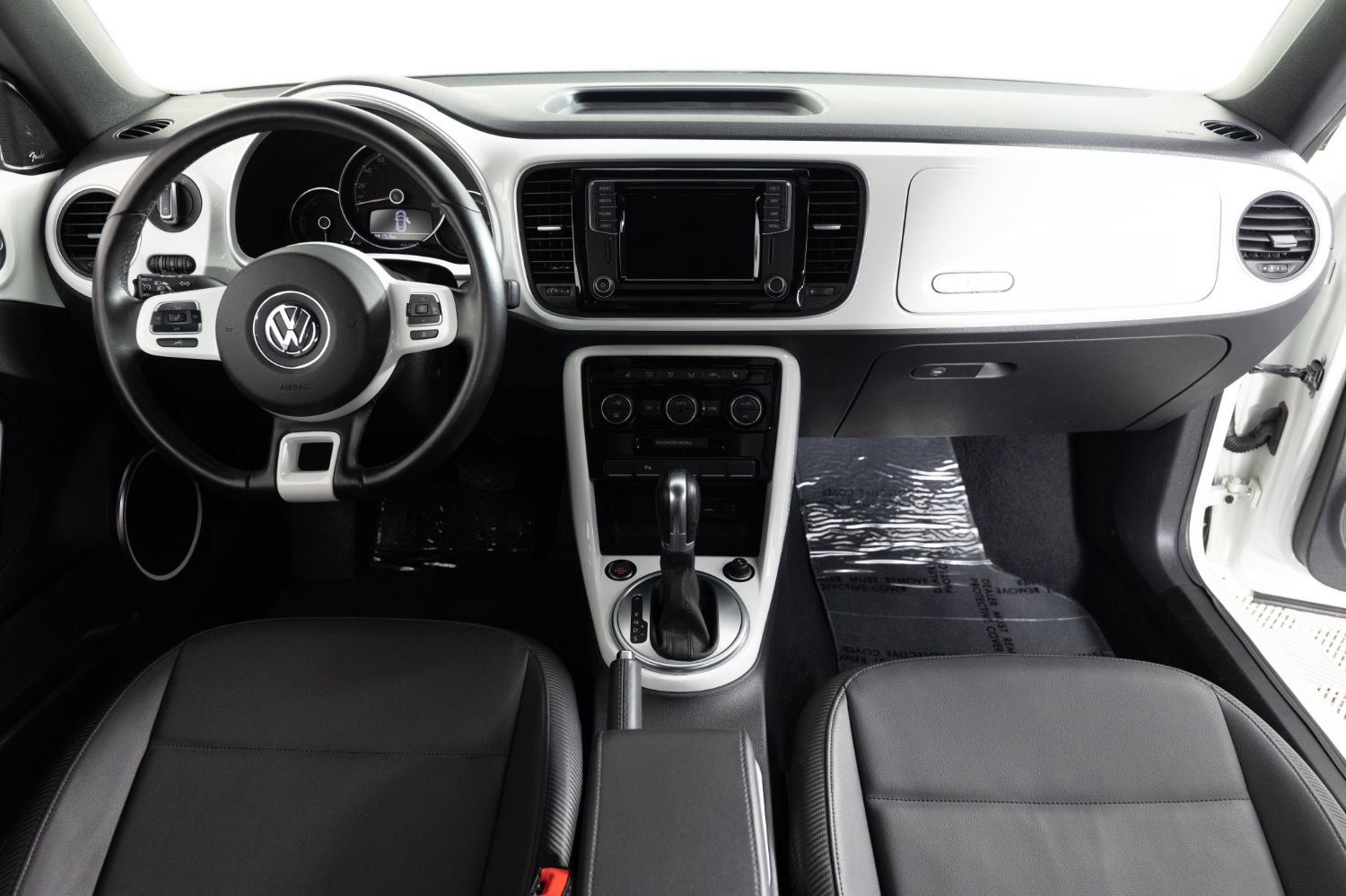 Used 2019 Volkswagen Beetle 2.0T SE w/ SE Premium Package FWD image 27
