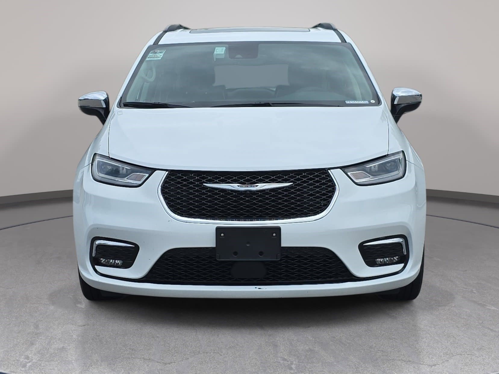 Used 2023 Chrysler Pacifica Limited FWD image 2