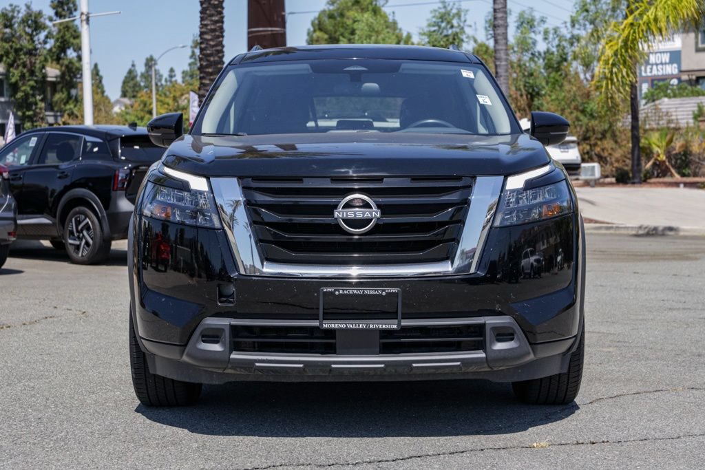 Used 2024 Nissan Pathfinder SV FWD image 9