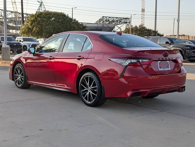Used 2024 Toyota Camry SE w/ Convenience Package FWD image 9