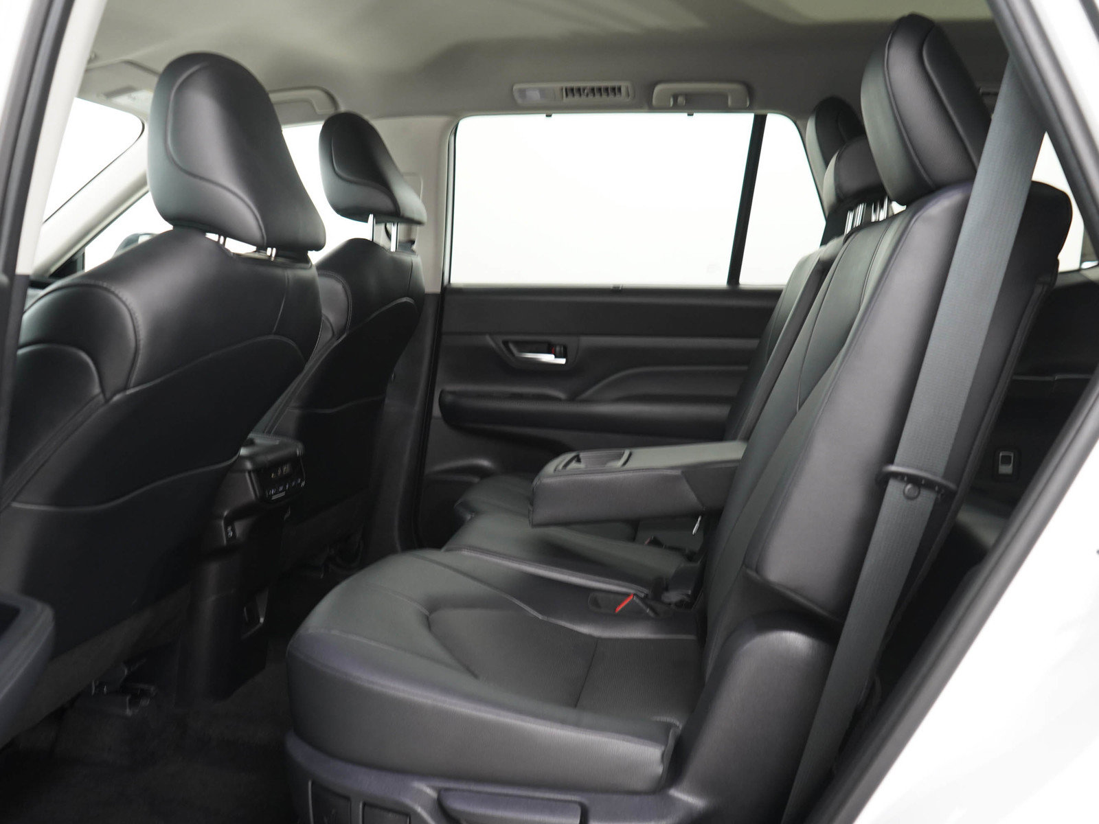 Used 2025 Toyota Grand Highlander AWD image 14