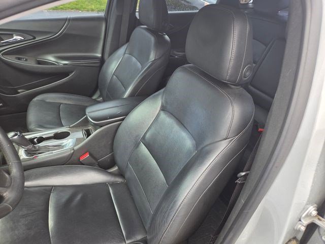 Used 2017 Chevrolet Malibu LT w/ Leather Package image 2