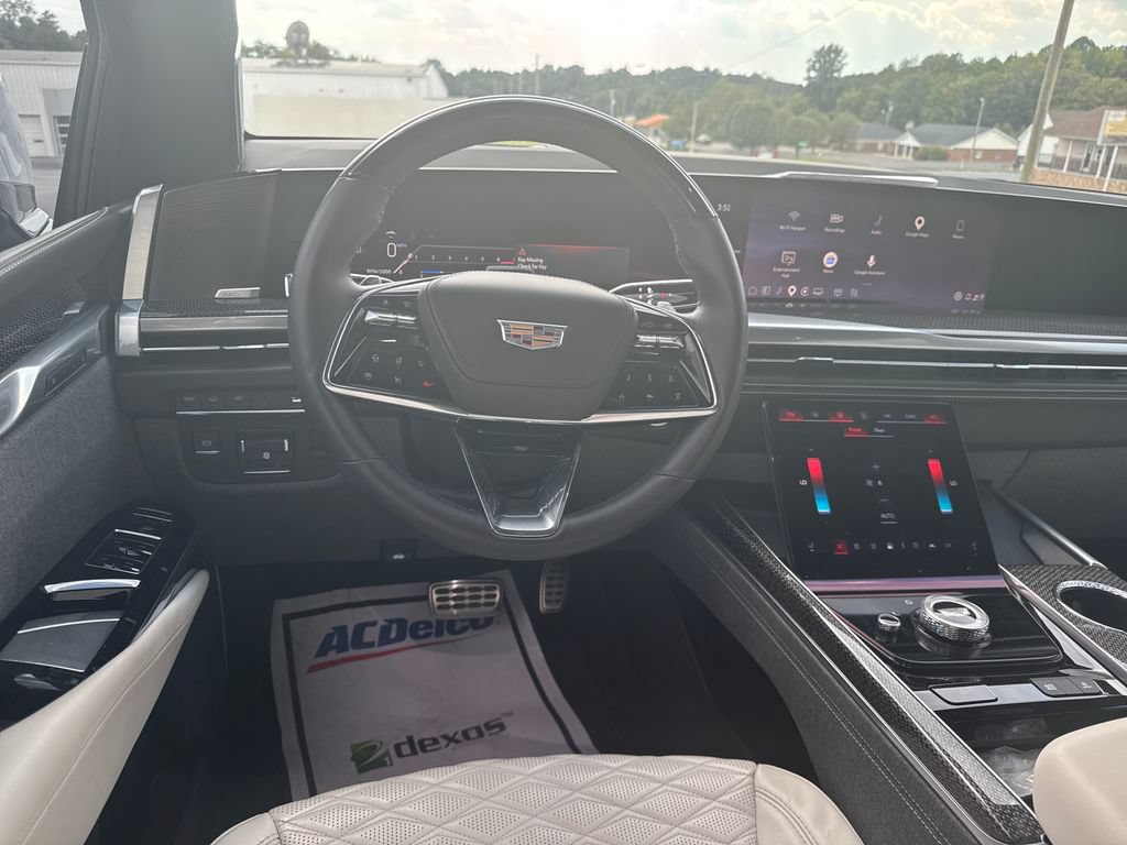 Used 2025 Cadillac Escalade V AWD/4WD image 18