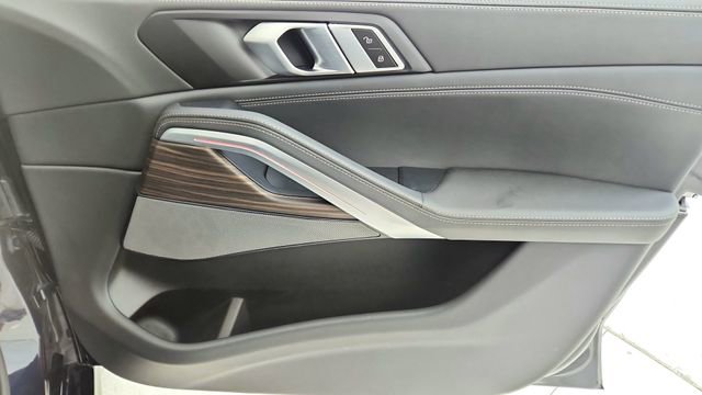 Used 2025 BMW X6 xDrive40i w/ Premium Package image 24