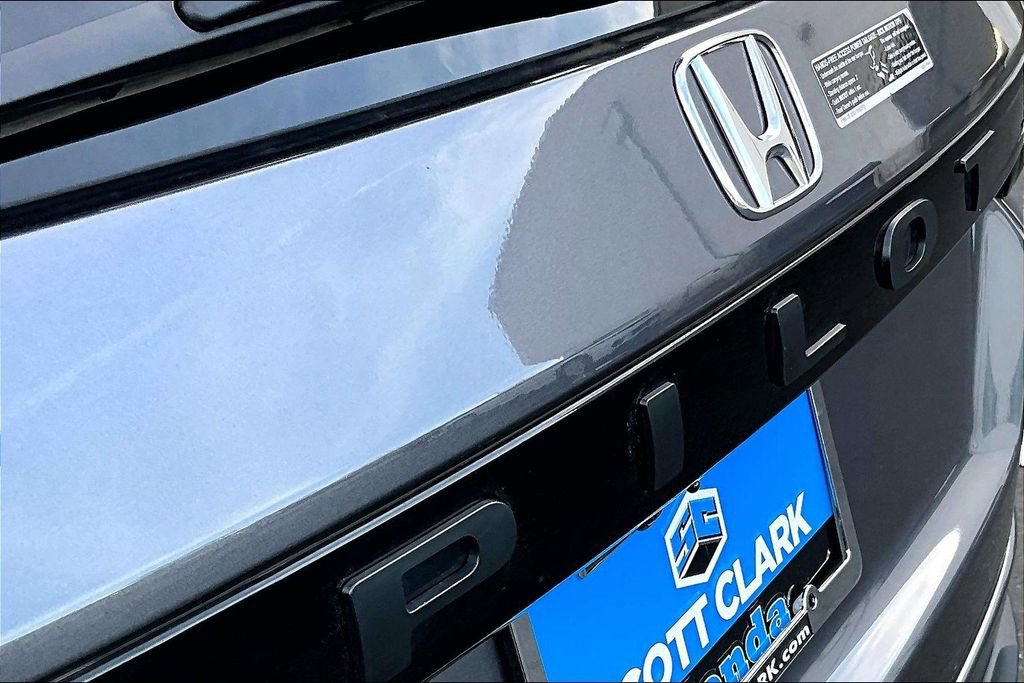 Certified 2025 Honda Pilot Elite image 24