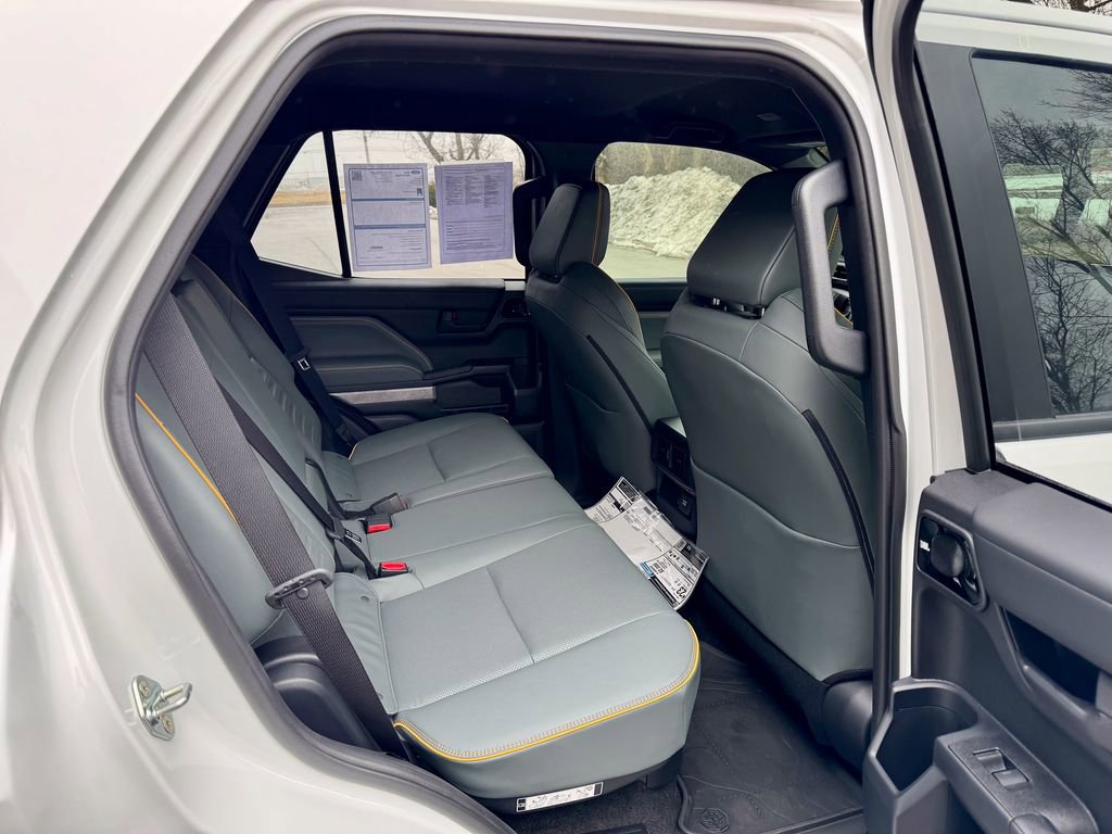 Used 2025 Toyota 4Runner Trailhunter image 19