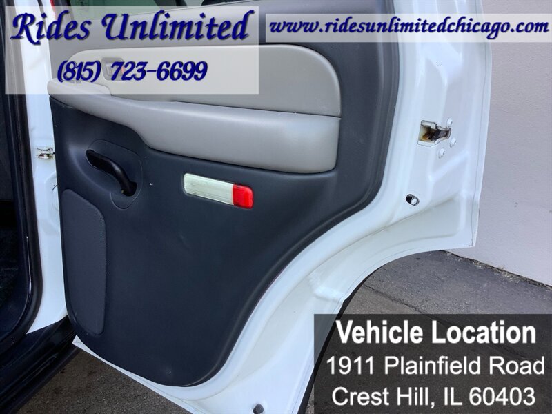 Used 2001 Chevrolet Tahoe LS w/ LS Preferred Equipment Group AWD/4WD image 32
