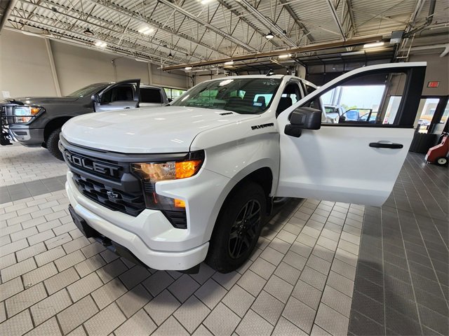 Used 2026 Chevrolet Silverado 1500 Custom w/ Turbomax Blackout Package RWD image 3
