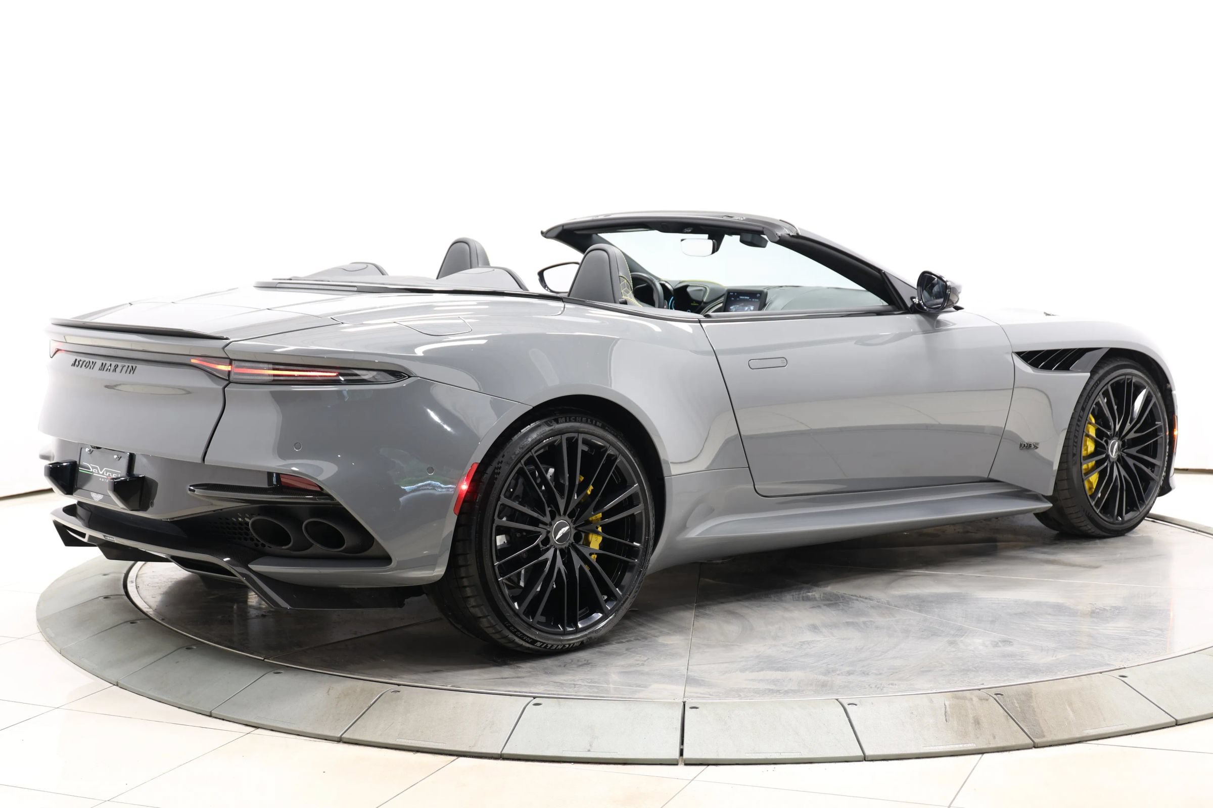 Used 2021 Aston Martin DBS Superleggera Volante RWD image 75