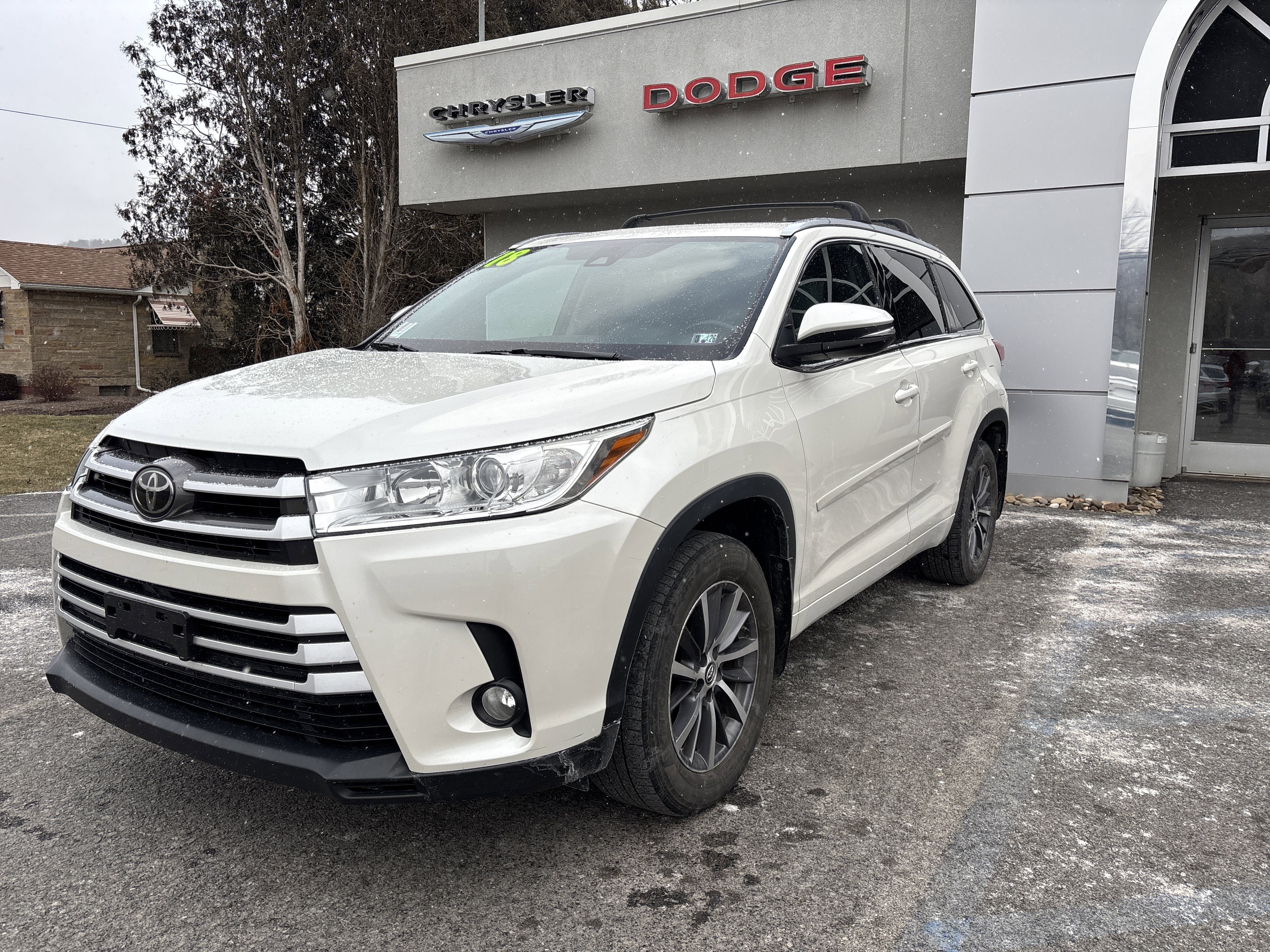Used 2018 Toyota Highlander XLE image 8