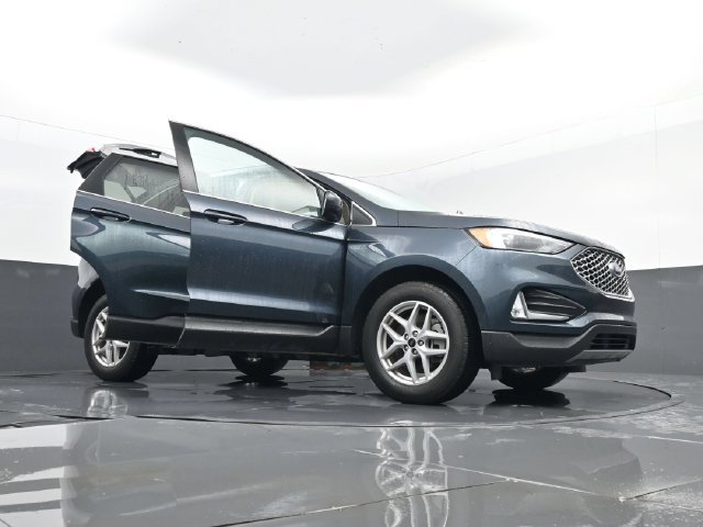 Used 2024 Ford Edge SEL w/ Convenience Package AWD/4WD image 32