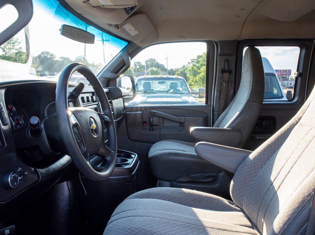 Used 2016 Chevrolet Express 3500 LT w/ LT Preferred Equipment Group RWD image 6