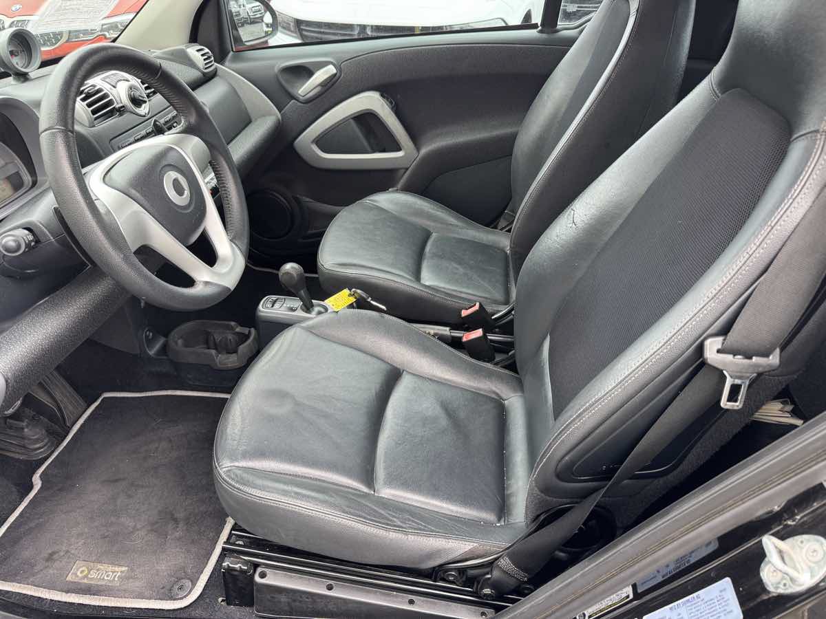 Used 2009 smart fortwo passion RWD image 15
