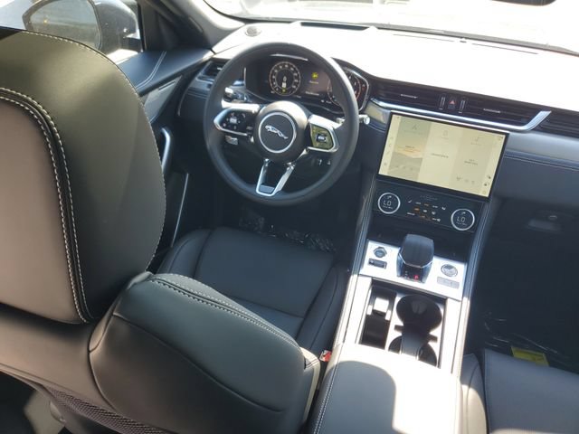 Certified 2026 Jaguar F-PACE R-Dynamic S AWD/4WD image 18