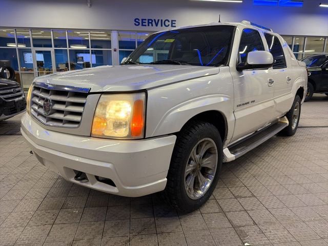 Used 2002 Cadillac Escalade EXT image 2