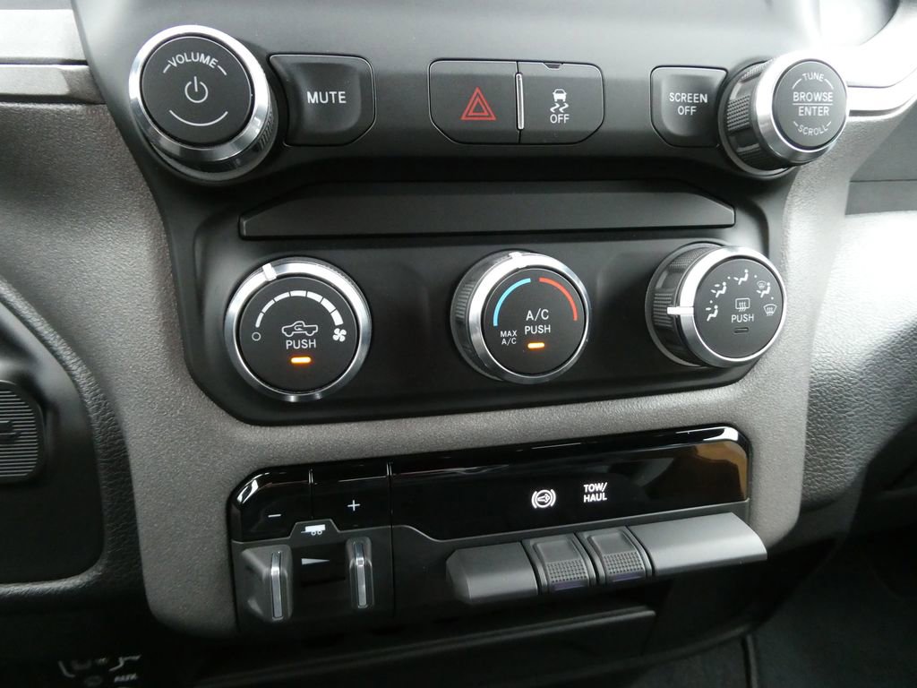 Used 2022 RAM 2500 Tradesman AWD/4WD image 25