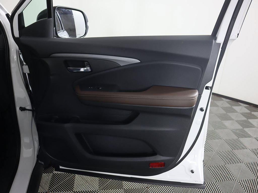 New 2026 Honda Ridgeline RTL image 14