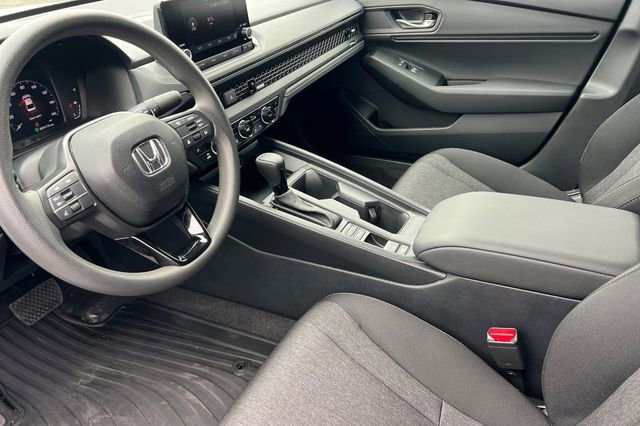 Used 2025 Honda Accord SE image 10