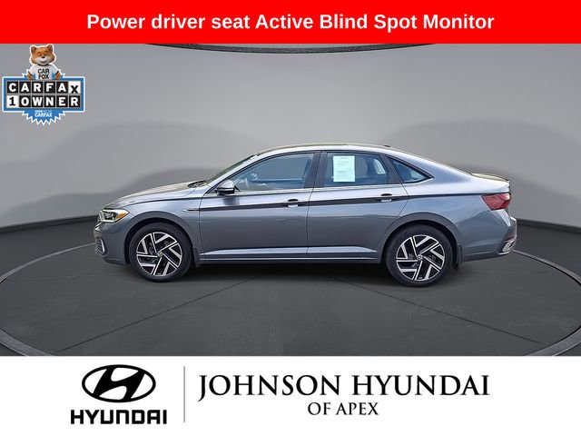 Used 2023 Volkswagen Jetta SEL image 5