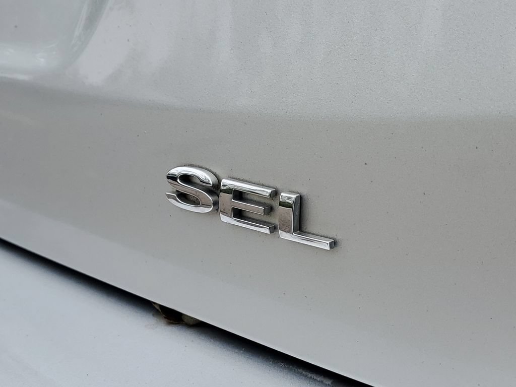 Used 2018 Ford Focus SEL w/ Cold Weather Package FWD image 6