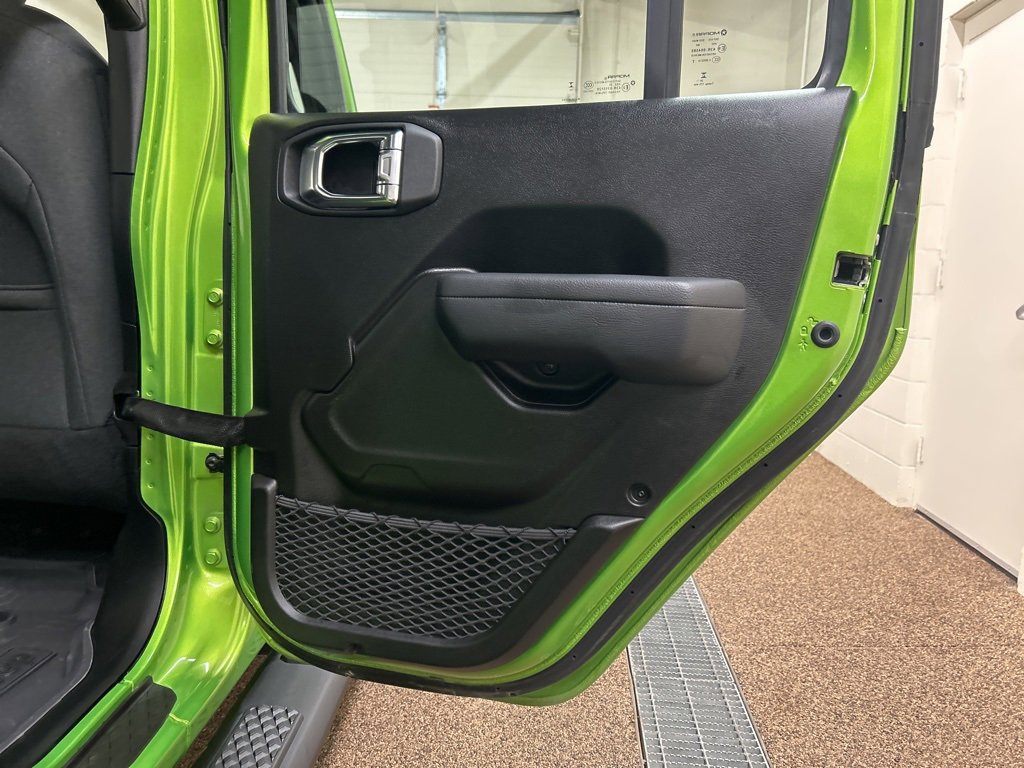 Used 2025 Jeep Gladiator Sport image 15