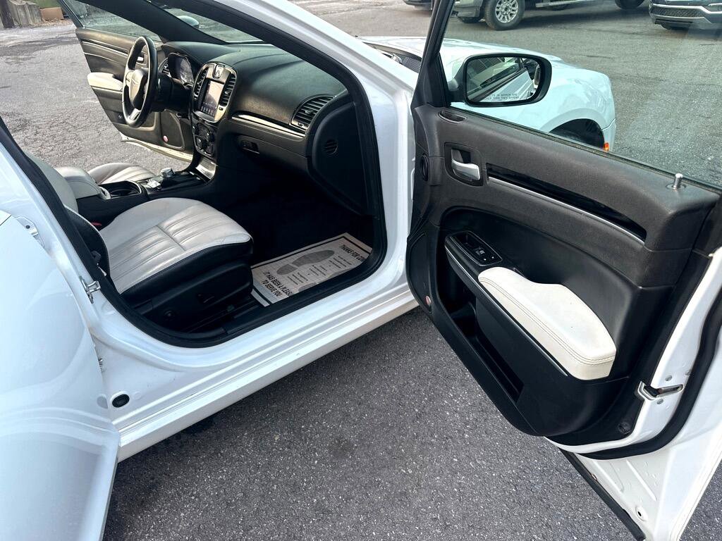 Used 2017 Chrysler 300 S image 25