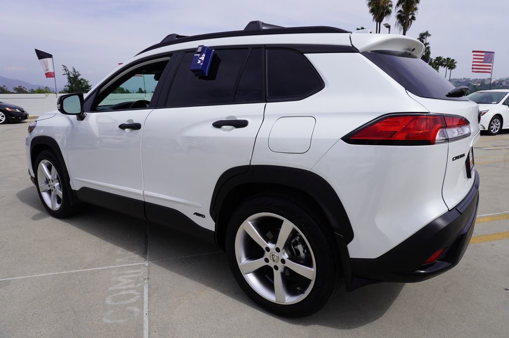 Used 2024 Toyota Corolla Cross SE w/ Moonroof Package image 4