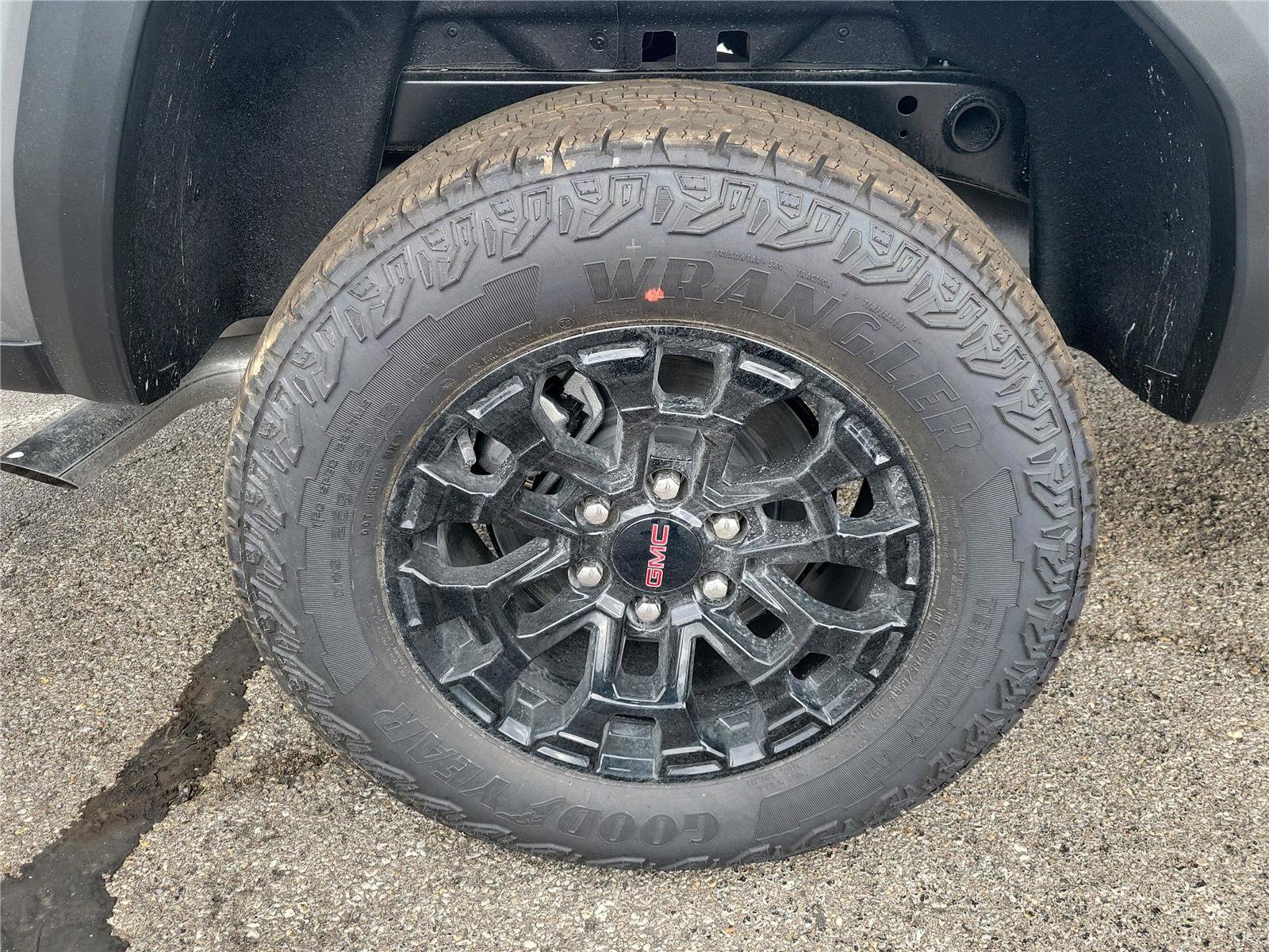 New 2026 GMC Canyon Elevation image 6