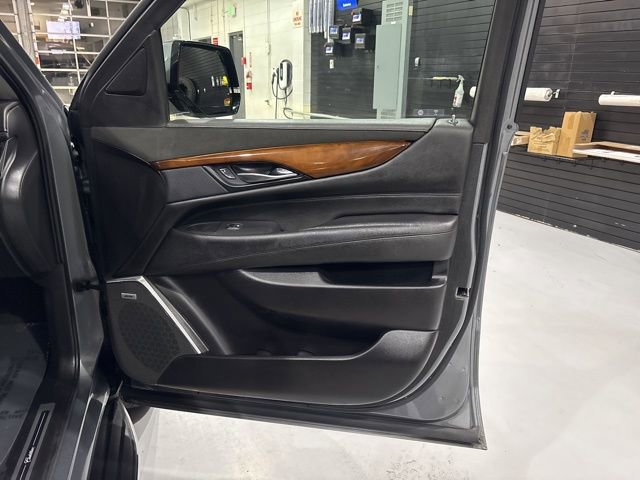 Used 2019 Cadillac Escalade Premium Luxury image 31
