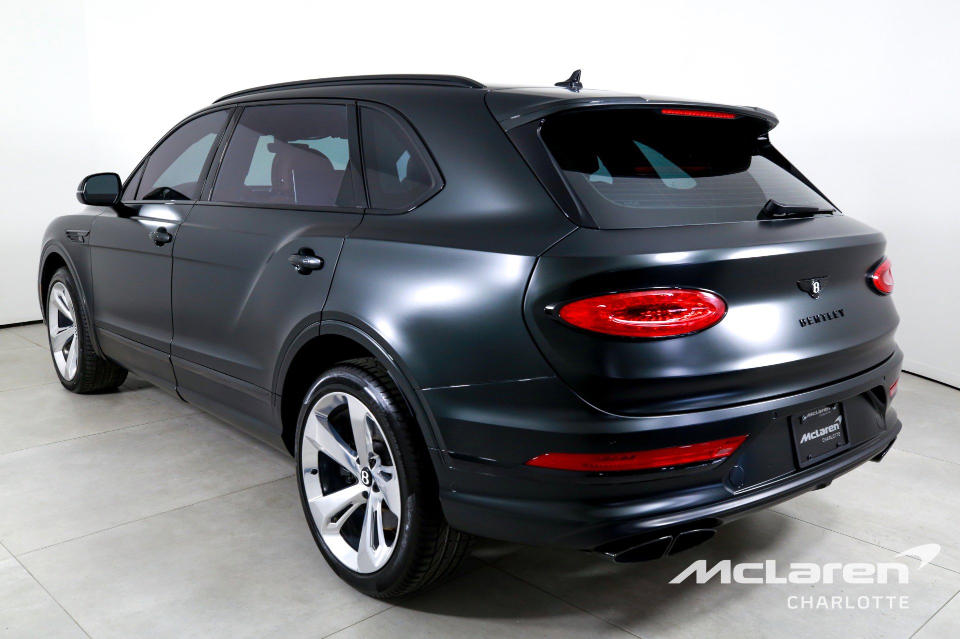Used 2023 Bentley Bentayga Extended Wheelbase image 6