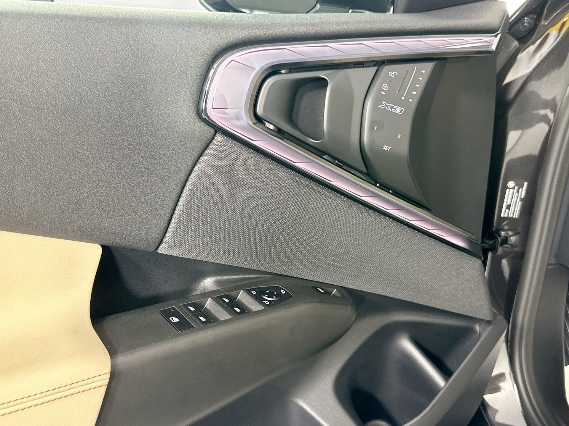 Used 2025 BMW X3 xDrive30i w/ Premium Package image 17