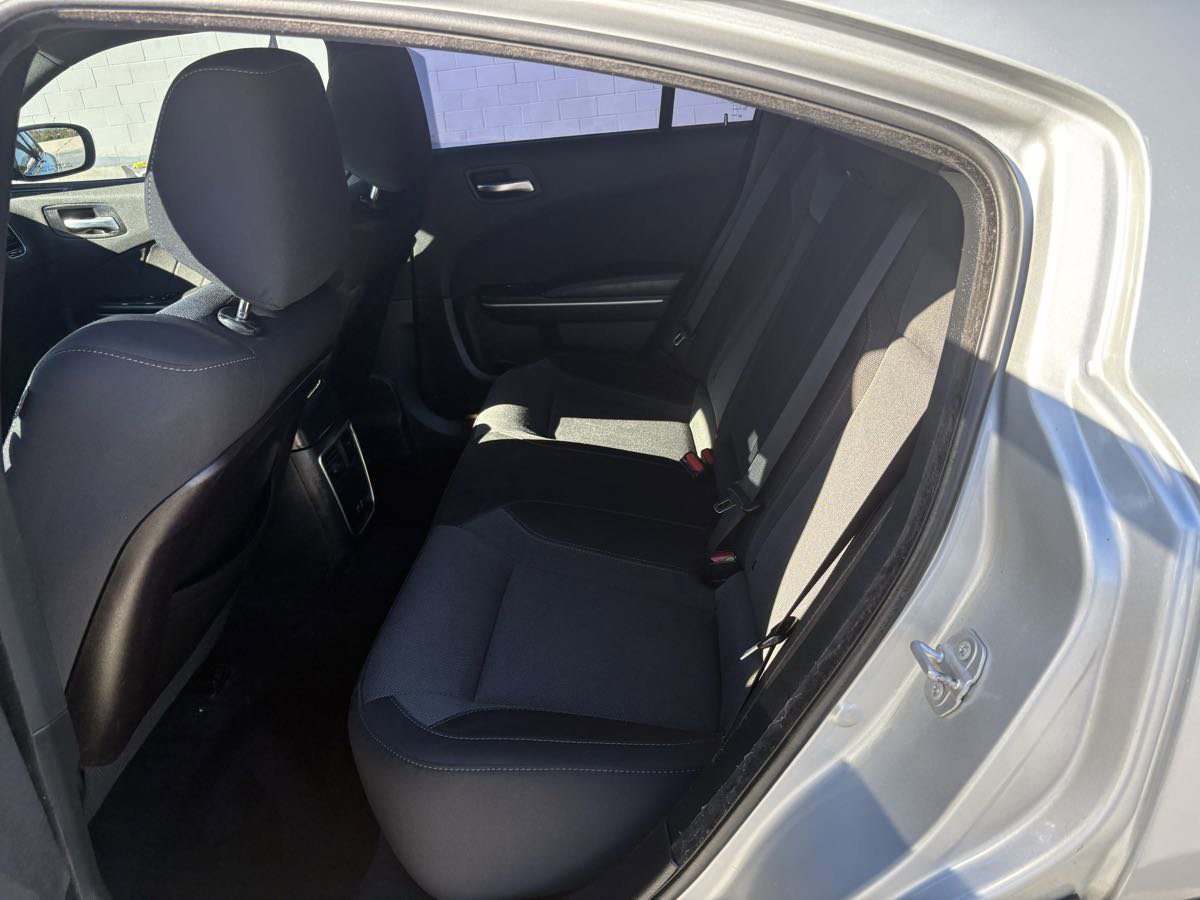 Used 2019 Dodge Charger SXT image 9
