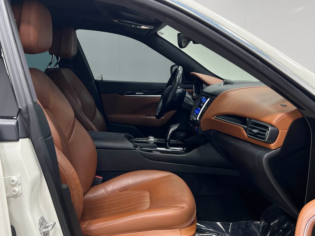 Used 2020 Maserati Levante image 35